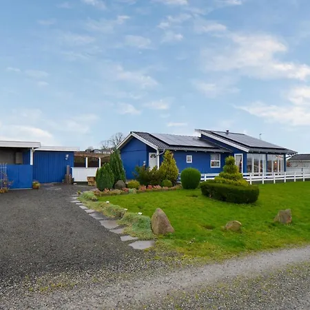 Stunning In W/ Wifi And 3 Bedrooms Feriehus