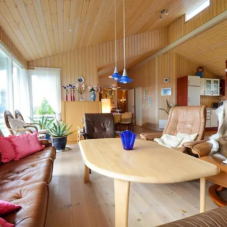 Stunning In W/ Wifi And 3 Bedrooms * Rønde
