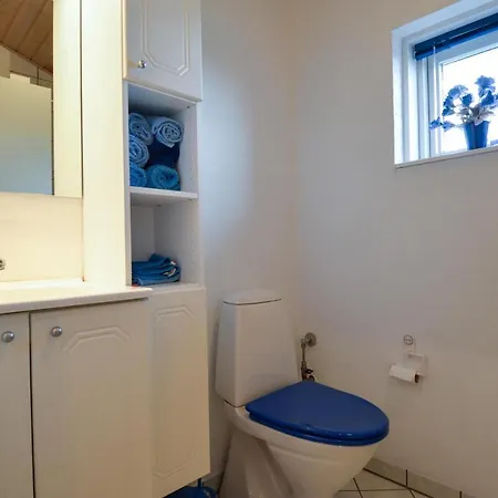 Feriehus Stunning In W/ Wifi And 3 Bedrooms
