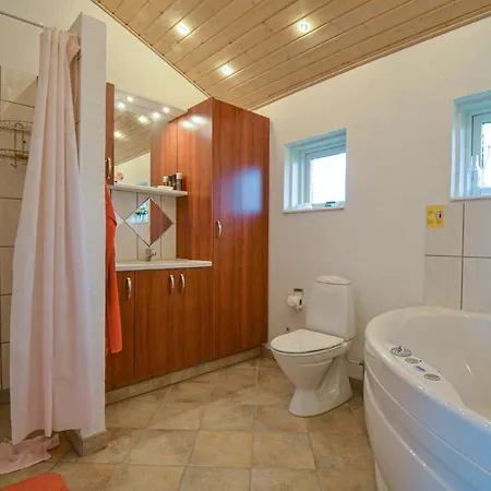 Stunning In W/ Wifi And 3 Bedrooms