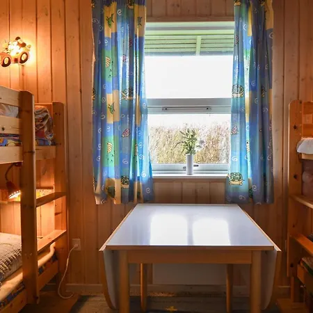 Stunning In W/ Wifi And 3 Bedrooms Rønde
