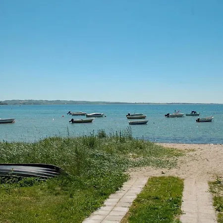 Stunning In W/ Wifi And 3 Bedrooms Feriehus *