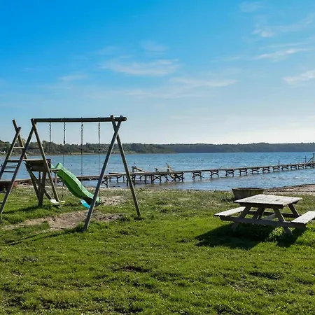 Stunning In W/ Wifi And 3 Bedrooms * Rønde